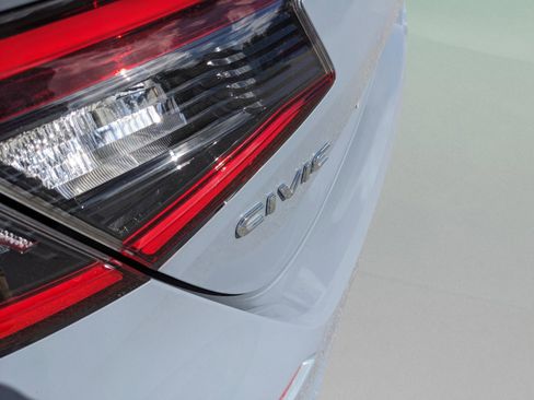 Used 2022 Honda Civic Sport image 14