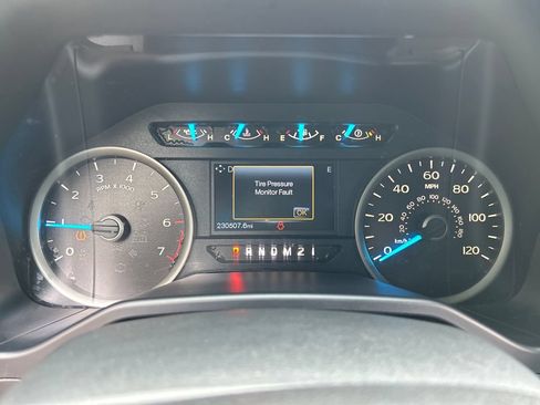 Used 2015 Ford F150 XLT w/ Equipment Group 301A Mid AWD/4WD image 14