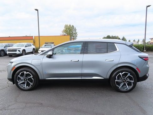 Certified 2025 Chevrolet Equinox EV LT w/ Convenience Package image 4