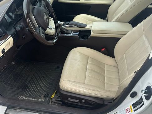 Used 2017 Lexus ES 350 w/ Luxury Package FWD image 11