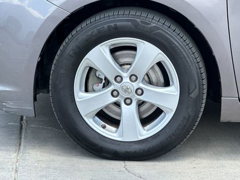 Used 2015 Toyota Sienna LE FWD image 27