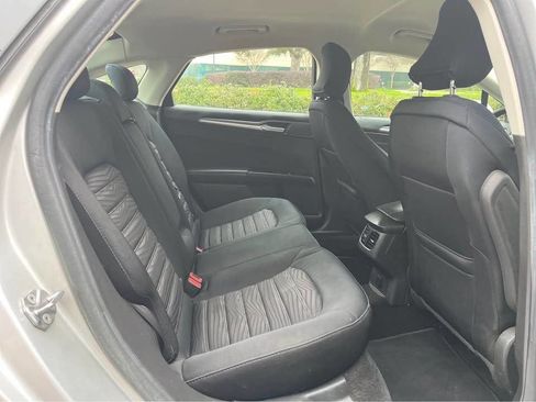 Used 2016 Ford Fusion SE image 8