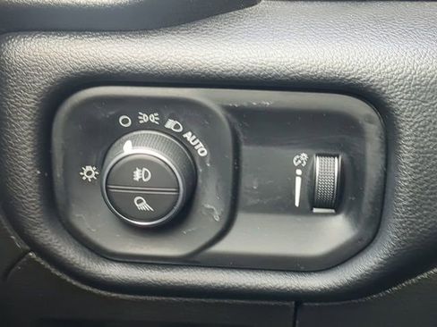 Used 2021 RAM 1500 Big Horn AWD/4WD image 25
