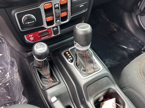 Used 2021 Jeep Gladiator Mojave AWD/4WD image 23