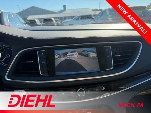 Used 2019 Buick Enclave Essence image 14
