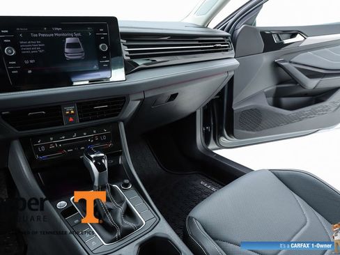 Used 2025 Volkswagen Jetta SEL FWD image 23