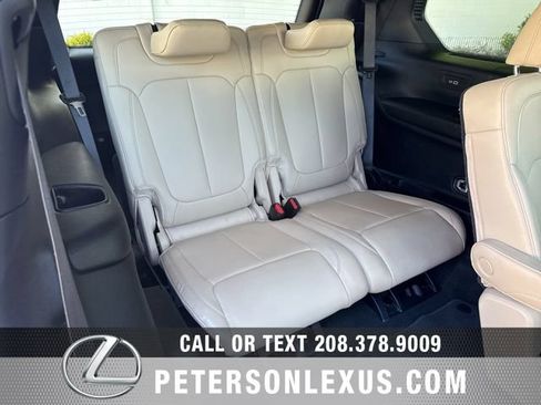 Used 2025 Jeep Grand Cherokee L Limited w/ Black Appearance Package AWD/4WD image 14