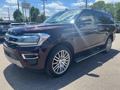 Used 2024 Ford Expedition Limited AWD/4WD image 1