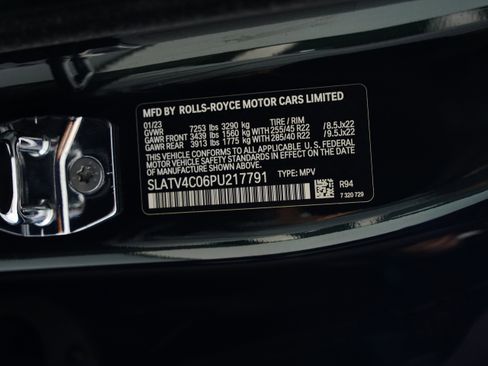 Used 2023 Rolls-Royce Cullinan w/ Cullinan Package image 71