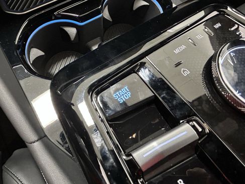 Used 2025 BMW i5 M60 w/ Premium Package image 21