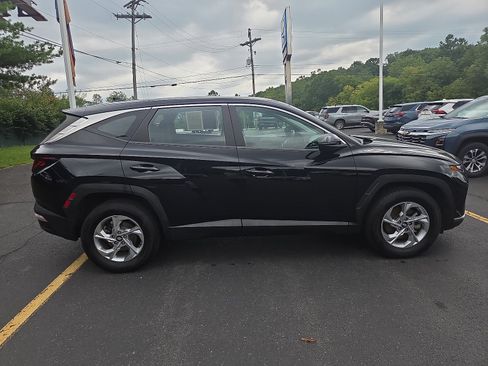 Used 2022 Hyundai Tucson SE w/ Cargo Package AWD/4WD image 2