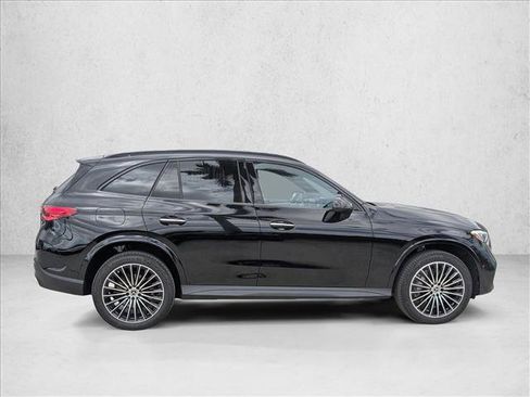 Used 2026 Mercedes-Benz GLC 300 image 4