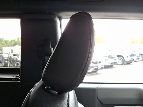 Certified 2024 Ford Bronco Black Diamond image 13