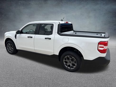 Used 2023 Ford Maverick XLT image 3