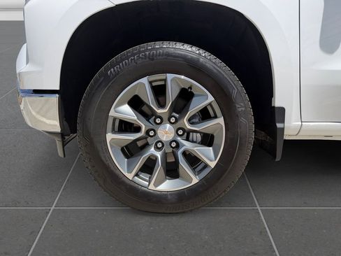 Used 2025 Chevrolet Silverado 1500 LT image 10