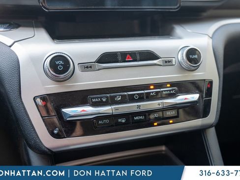 Used 2022 Ford Explorer XLT w/ Equipment Group 202A image 10