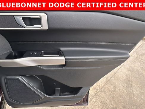Used 2023 Ford Explorer XLT image 26