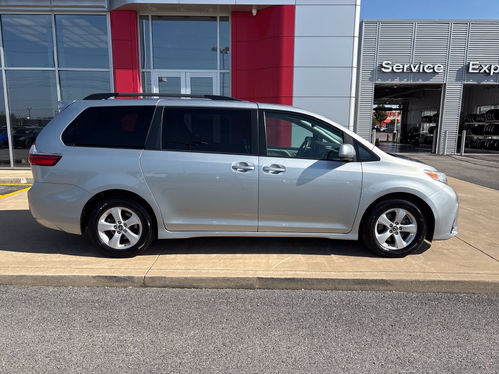 Used 2020 Toyota Sienna LE FWD image 6