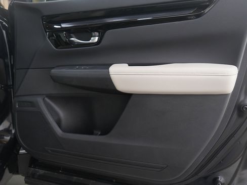 Used 2024 Honda CR-V EX-L image 9