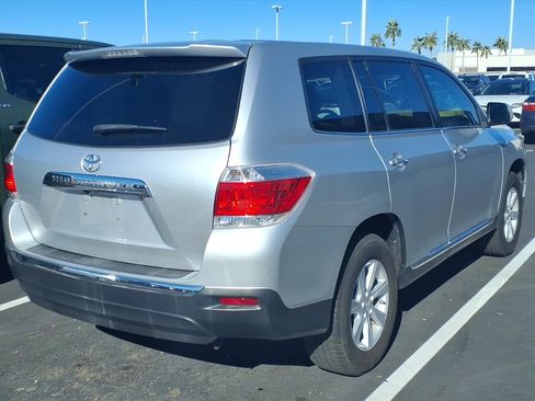 Used 2013 Toyota Highlander image 3