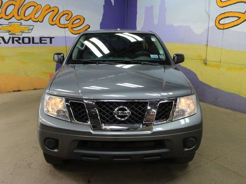 Used 2018 Nissan Frontier SV AWD/4WD image 3
