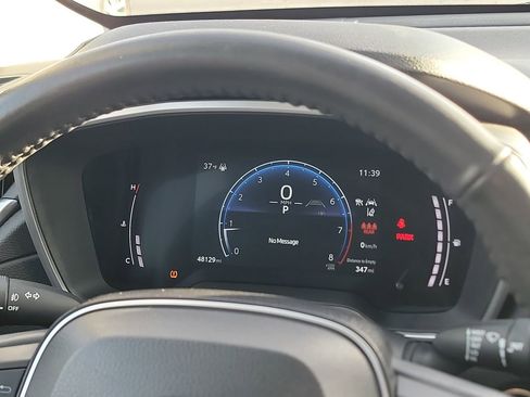 Used 2023 Toyota Corolla Cross XLE image 15