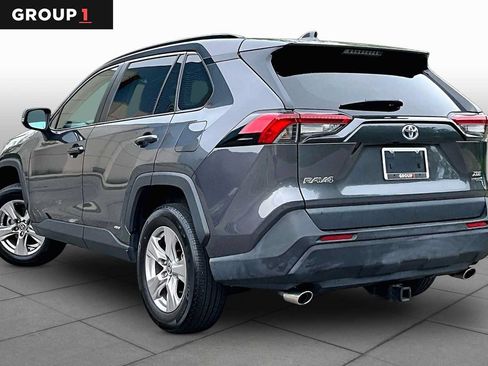 Used 2022 Toyota RAV4 XLE w/ XLE Grade Weather Package AWD/4WD image 12