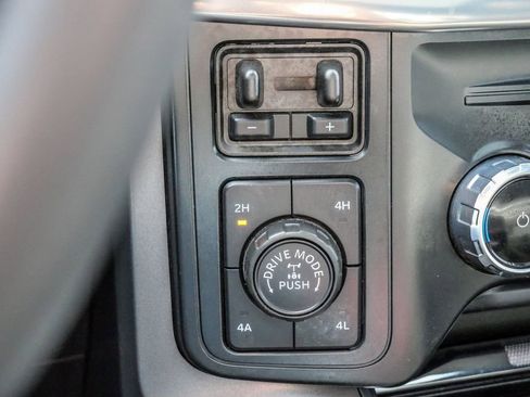 Used 2025 Ford F150 Lariat w/ Equipment Group 502A High image 33