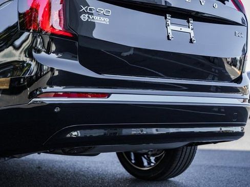 New 2026 Volvo XC90 B6 Plus w/ Protection Package Premier image 8