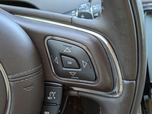 Used 2017 Jaguar XJ L Portfolio RWD image 26