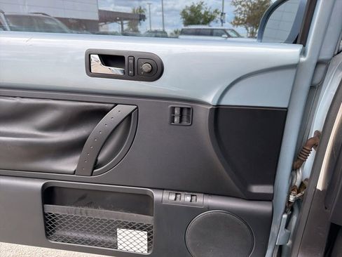 Used 2009 Volkswagen Beetle S FWD image 14