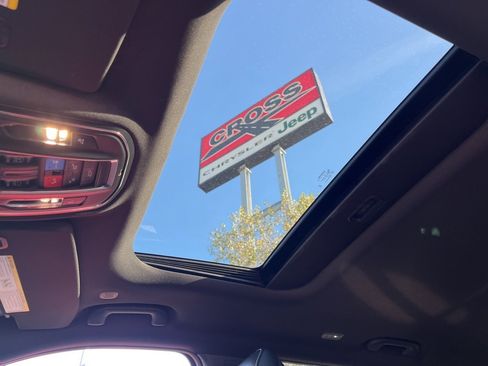 New 2025 Jeep Grand Cherokee L Altitude image 3