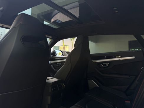 Used 2019 Lamborghini Urus AWD/4WD image 22