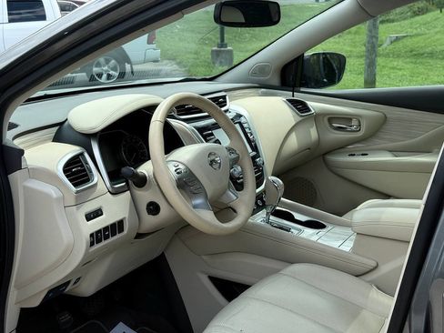Used 2016 Nissan Murano Platinum w/ Platinum Technology Package FWD image 12