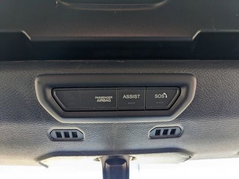 Certified 2022 Jeep Gladiator Willys image 57