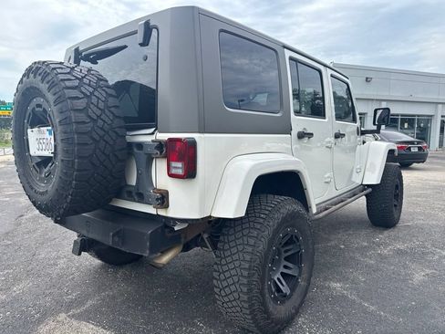 Used 2010 Jeep Wrangler Unlimited Sahara w/ Trailer Tow Group AWD/4WD image 9