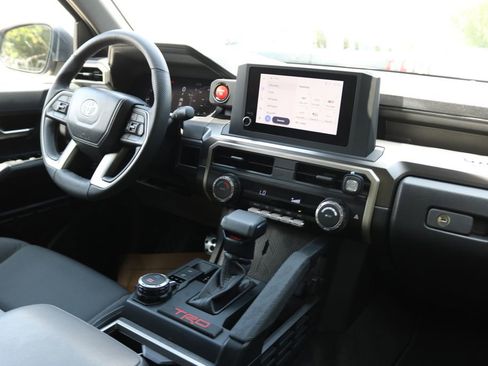 Used 2025 Toyota Tacoma TRD Sport AWD/4WD image 17