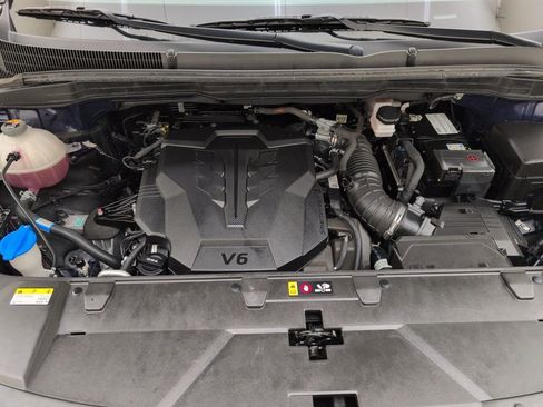 Used 2024 Kia Carnival LX image 45