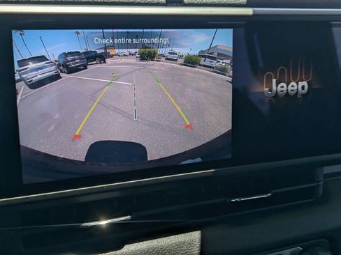 Used 2025 Jeep Wrangler Unlimited Sport AWD/4WD image 11