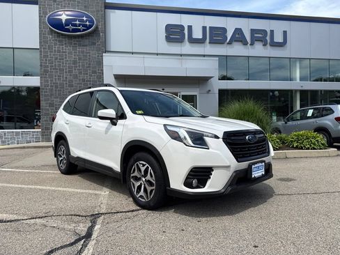 Used 2023 Subaru Forester Premium AWD/4WD image 2
