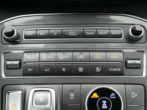 Used 2023 Hyundai Santa Fe SEL image 19