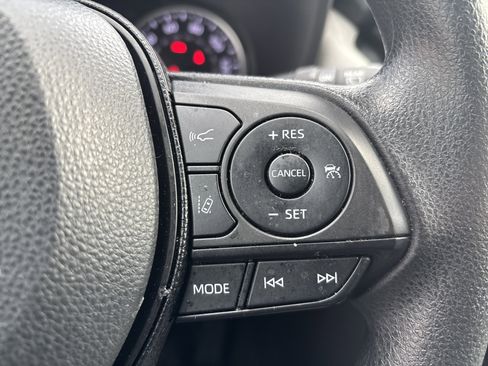 Used 2021 Toyota RAV4 XLE image 20