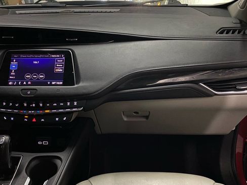 Used 2019 Cadillac XT4 Premium Luxury image 17