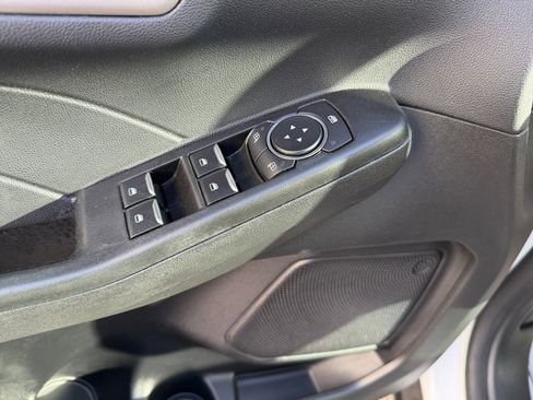 Used 2021 Ford Escape SE w/ SE Sport Appearance Package FWD image 17