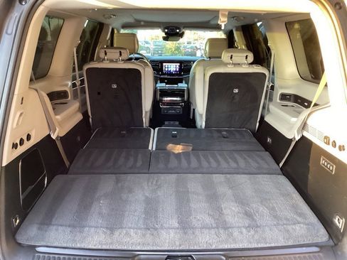 Used 2022 Jeep Wagoneer Series II w/ Premium Group I image 11