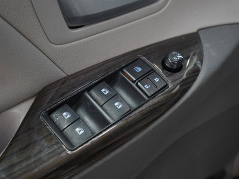 Used 2017 Toyota Sienna XLE w/ XLE Navigation Package FWD image 24