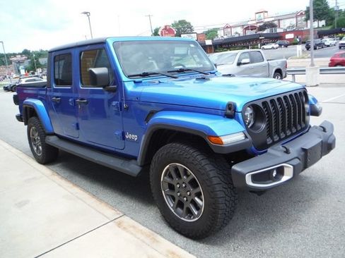 Used 2020 Jeep Gladiator Overland w/ Popular Equipment Package AWD/4WD image 11