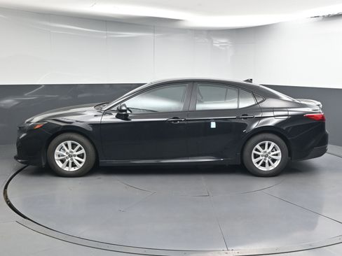 Certified 2025 Toyota Camry LE w/ Convenience Package image 5