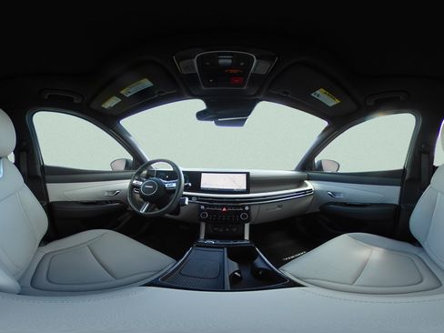 Certified 2025 Hyundai Tucson Limited AWD/4WD image 9