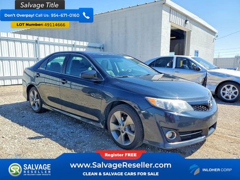 Used 2014 Toyota Camry SE FWD image 5